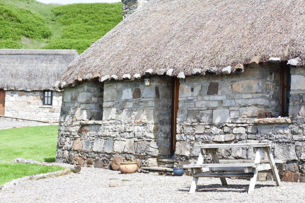 Tigh Phadraig At Marys Thatched Cottages Elgol Eksteriør billede